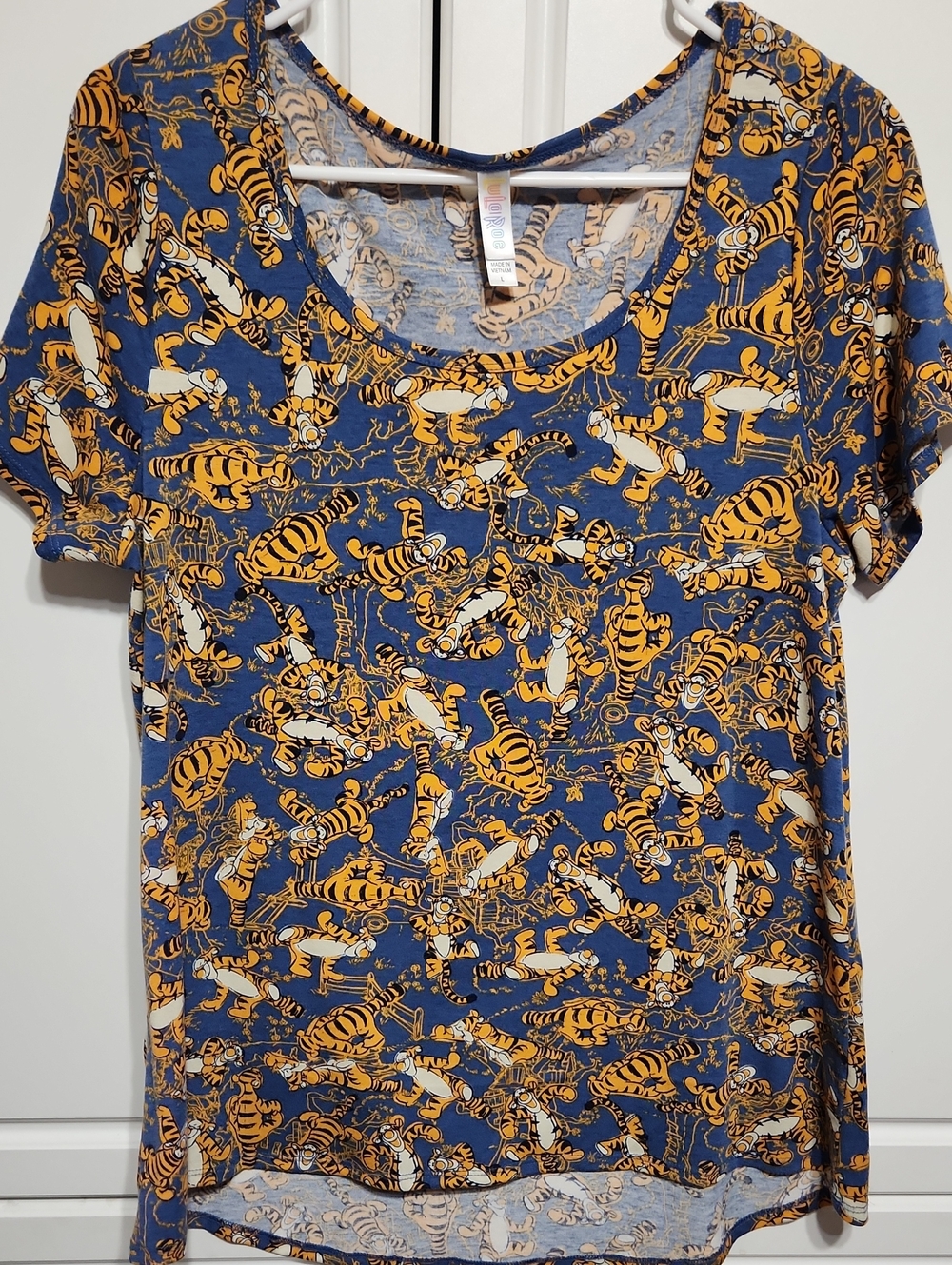 LuLaRoe  Tigger Print Top